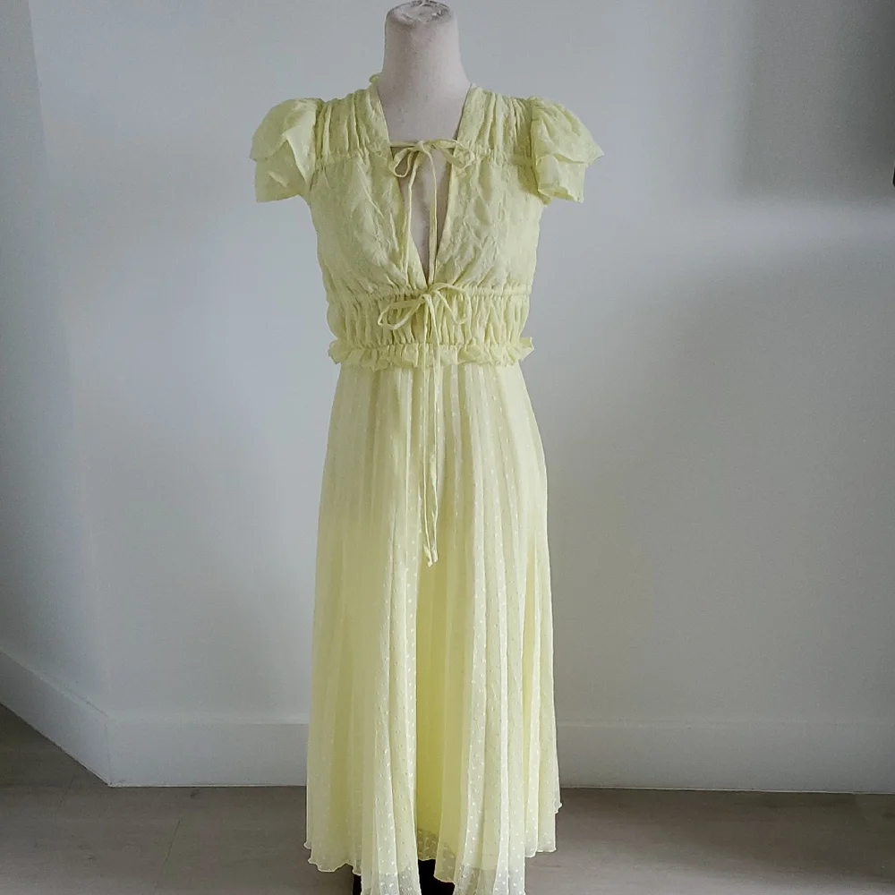 ASOS women’s Yellow midi / Maxi Dress Size 4. Like new - Picture 2 of 9